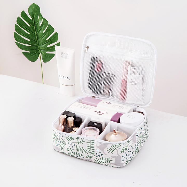 BeautyDen? Travel Cosmetic Organizer