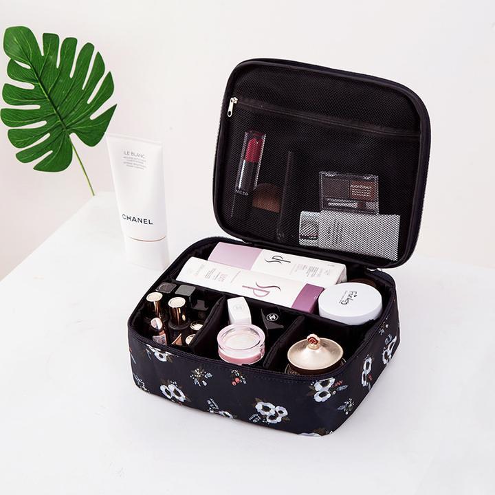 BeautyDen? Travel Cosmetic Organizer