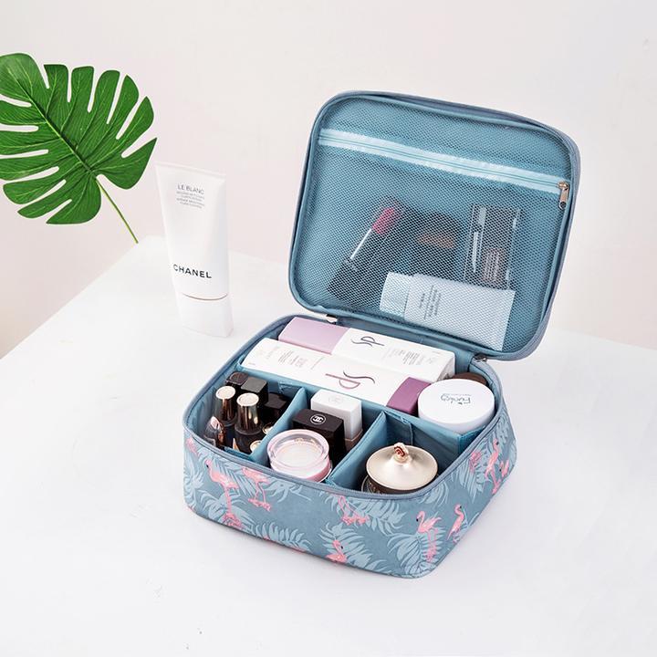 BeautyDen? Travel Cosmetic Organizer